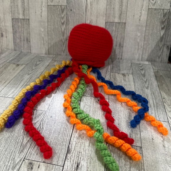 Handmade crochet red colorful octopus plush toy - Picture 3 of 3